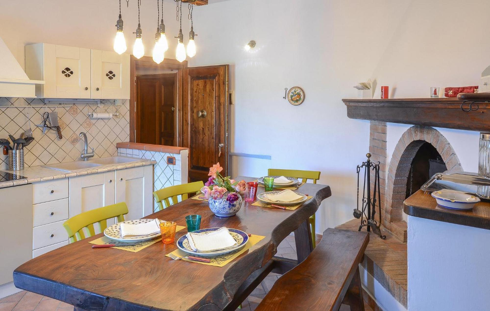 Nice Apartment In Ville Di Corsano With Kitchen Bagian luar foto